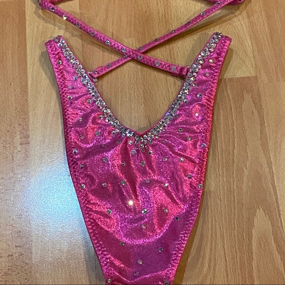 🍀 Lucky Figure Bodybuilding Competition Bikini 🍀 - Picture 11 of 16